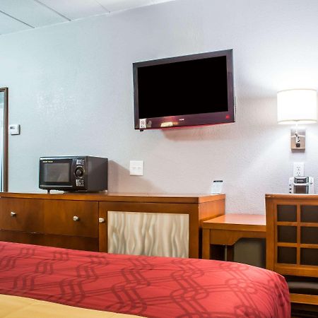 Econo Lodge Brockport Εξωτερικό φωτογραφία
